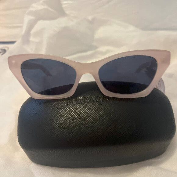 Christian Dior Pale Pink Cat-eye Sunglasses NWT - Picture 1 of 3